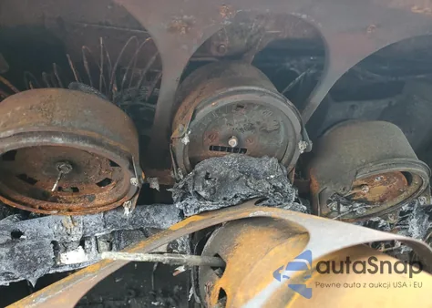 1968 Oldsmobile 98 z USA, uszkodzony, nr VIN 386698M255230